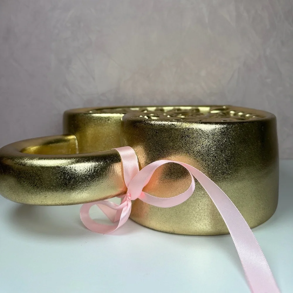Heart-Shaped Decorative Padlock in Gold